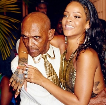 Rihanna barbadosi énekesnő és nagyapja, Bravo az öregúr 85. születésnapján (Fotó: Rihanna/Twitter)
