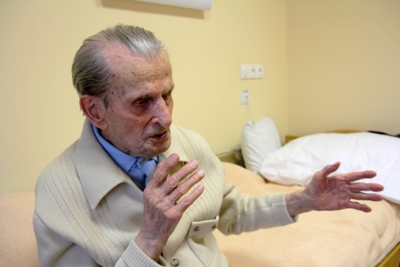 A 110 éves Gallai Rezső, Magyarország legidősebb férfija Győrben 2014. január 19-én (Fotó: Mészáros Márton)
